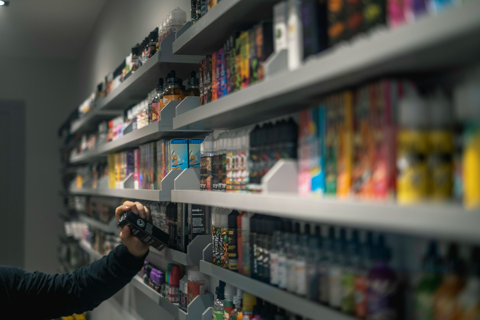 Is It Legal To Operate Vape or Zyn Vending Machines in Arizona?