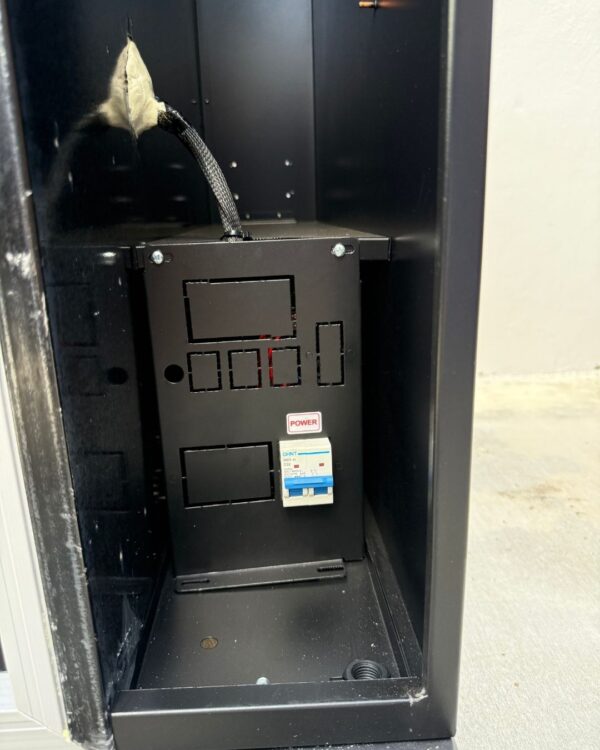 Smart Combo Vending Machine - Image 15