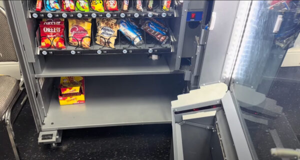 Seaga ENV4S 32 Snack Vending Machine - Image 9