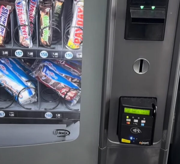 Seaga ENV4S 32 Snack Vending Machine - Image 5