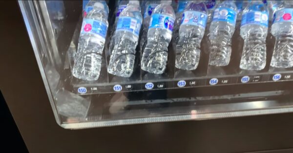 Seaga ENV5B Refrigerated Beverage Merchandiser - Image 4