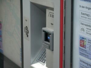 How pizza vending machine works